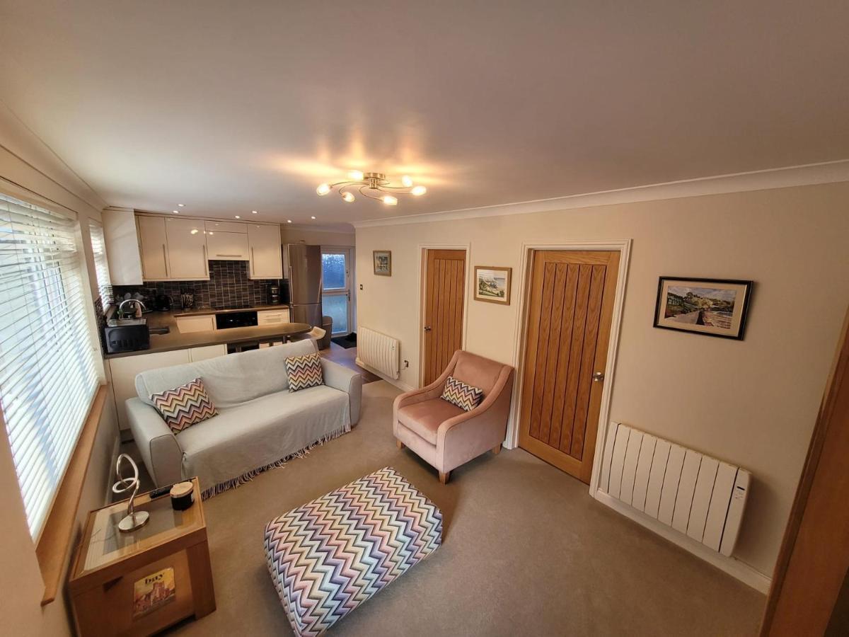 The Mumbles - Bungalow - 2 Bedrooms - Pet Friendly Swansea Kültér fotó