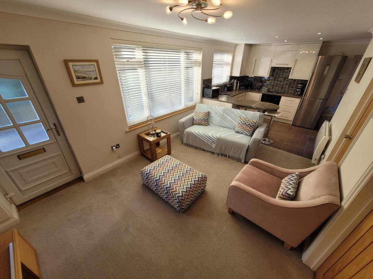The Mumbles - Bungalow - 2 Bedrooms - Pet Friendly Swansea Kültér fotó