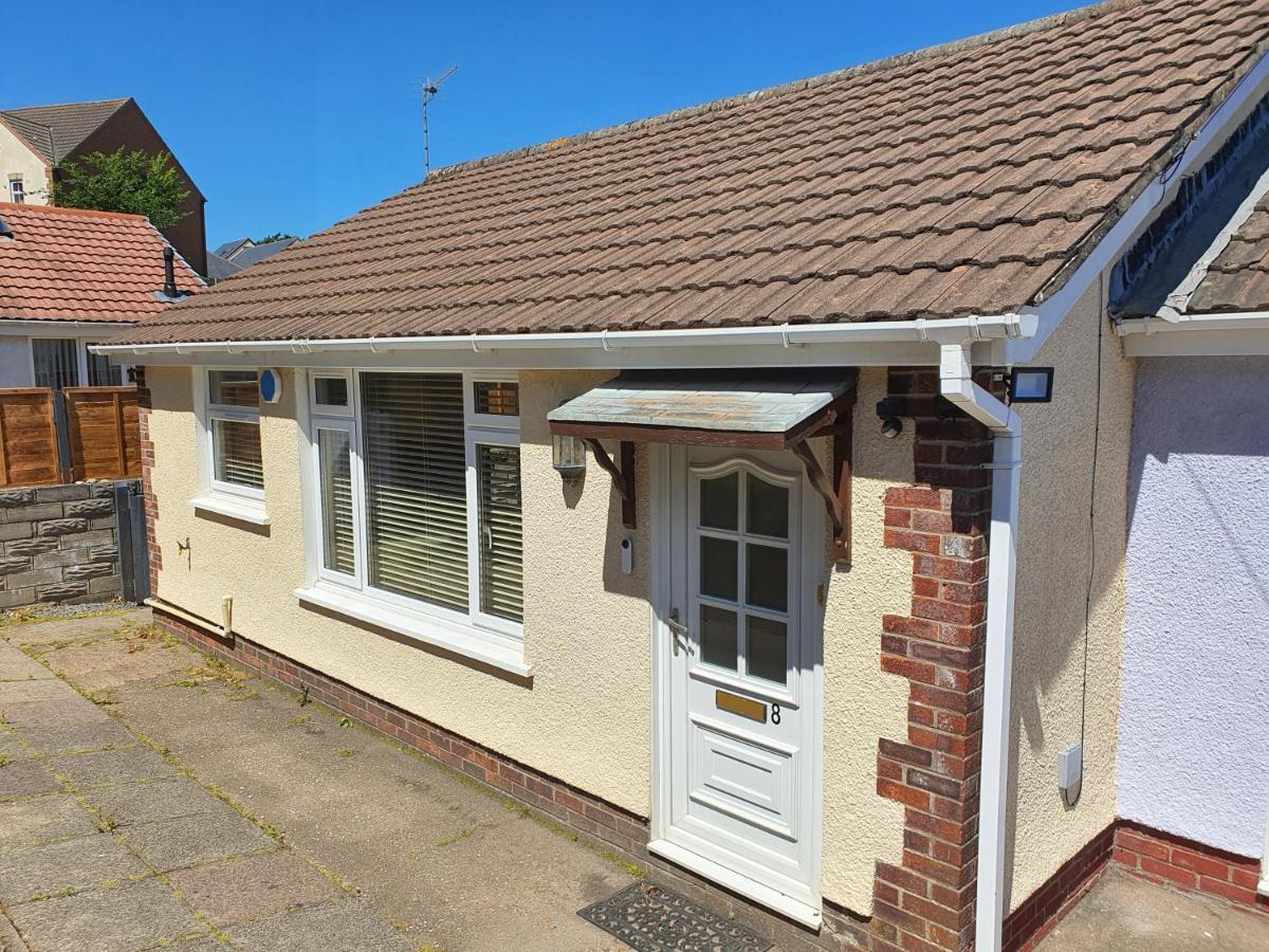 The Mumbles - Bungalow - 2 Bedrooms - Pet Friendly Swansea Kültér fotó